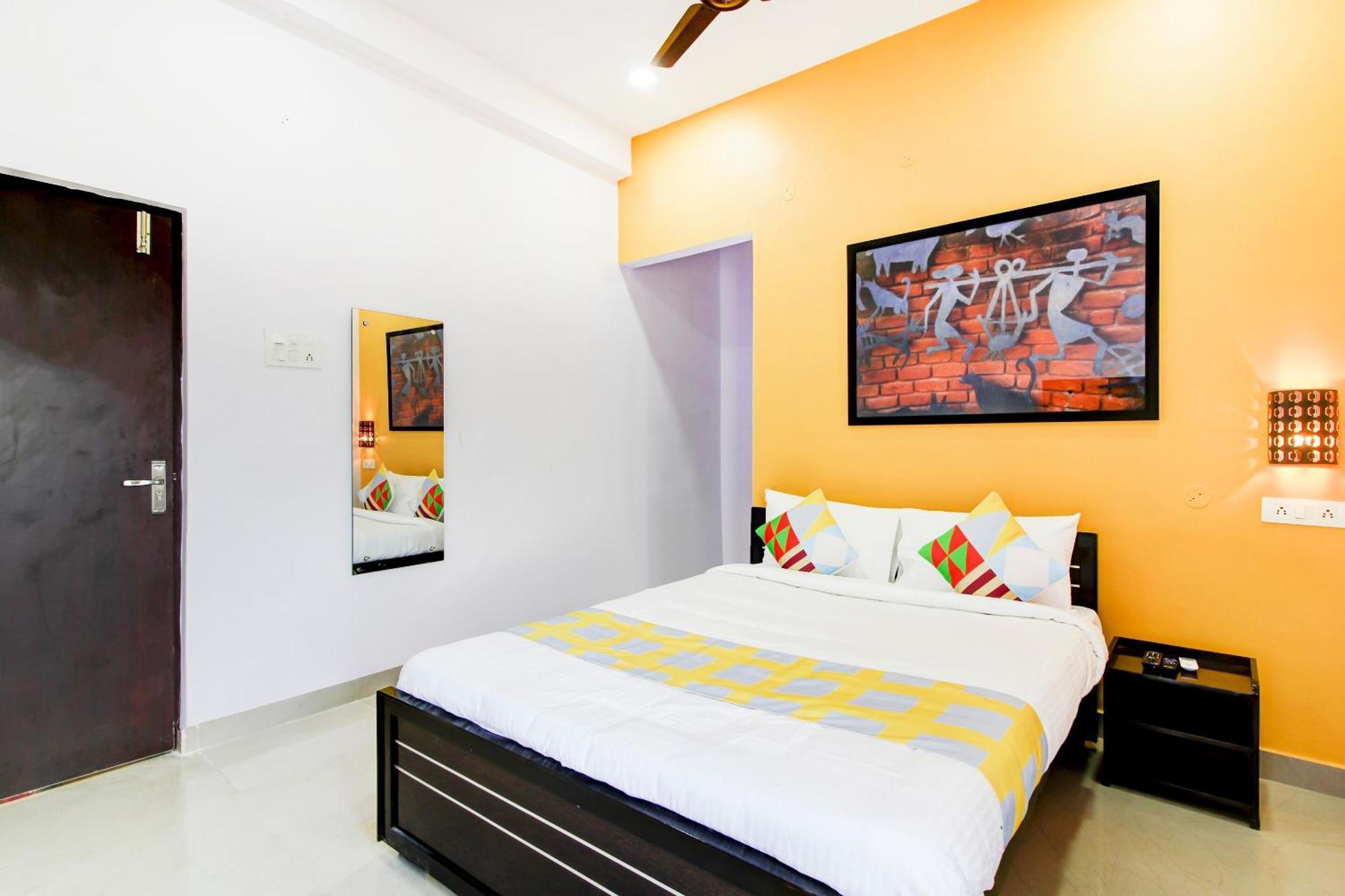 Sururnagar Hotel O Home Comfortable Stays, Near Aasam Gadh Current Office מראה חיצוני תמונה
